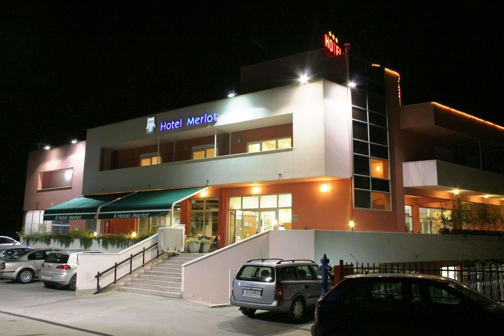 Hotel Merlot Opuzen  Экстерьер фото